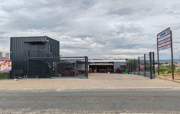 Omeya business premises and roadside frontage